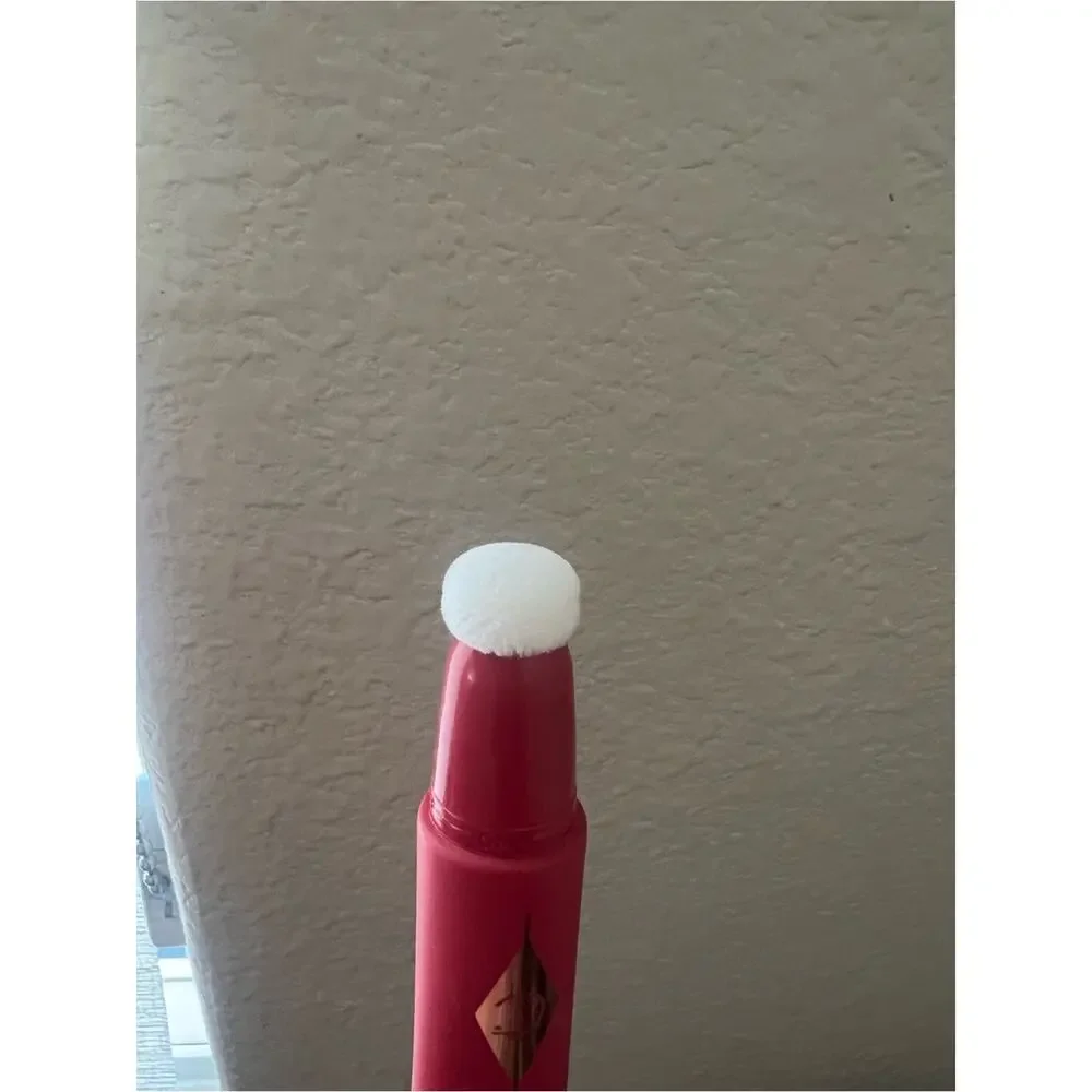 Charlotte Tilbury Pillow Talk Matte Liquid Blush Wand with Cushion Applicator